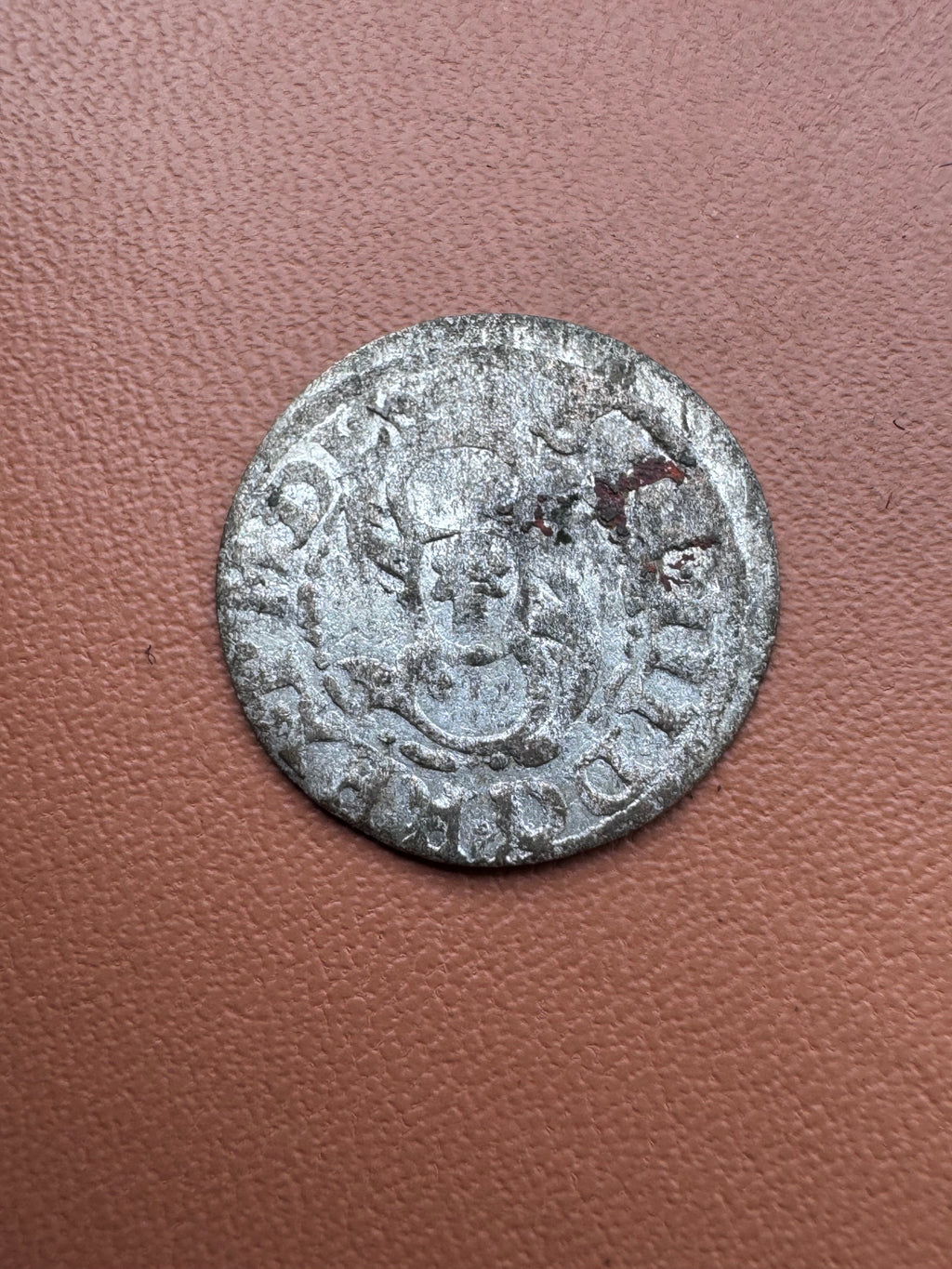 Zygmunt III Waza szeląg 1619 Ryga – awers (monogram królewski)