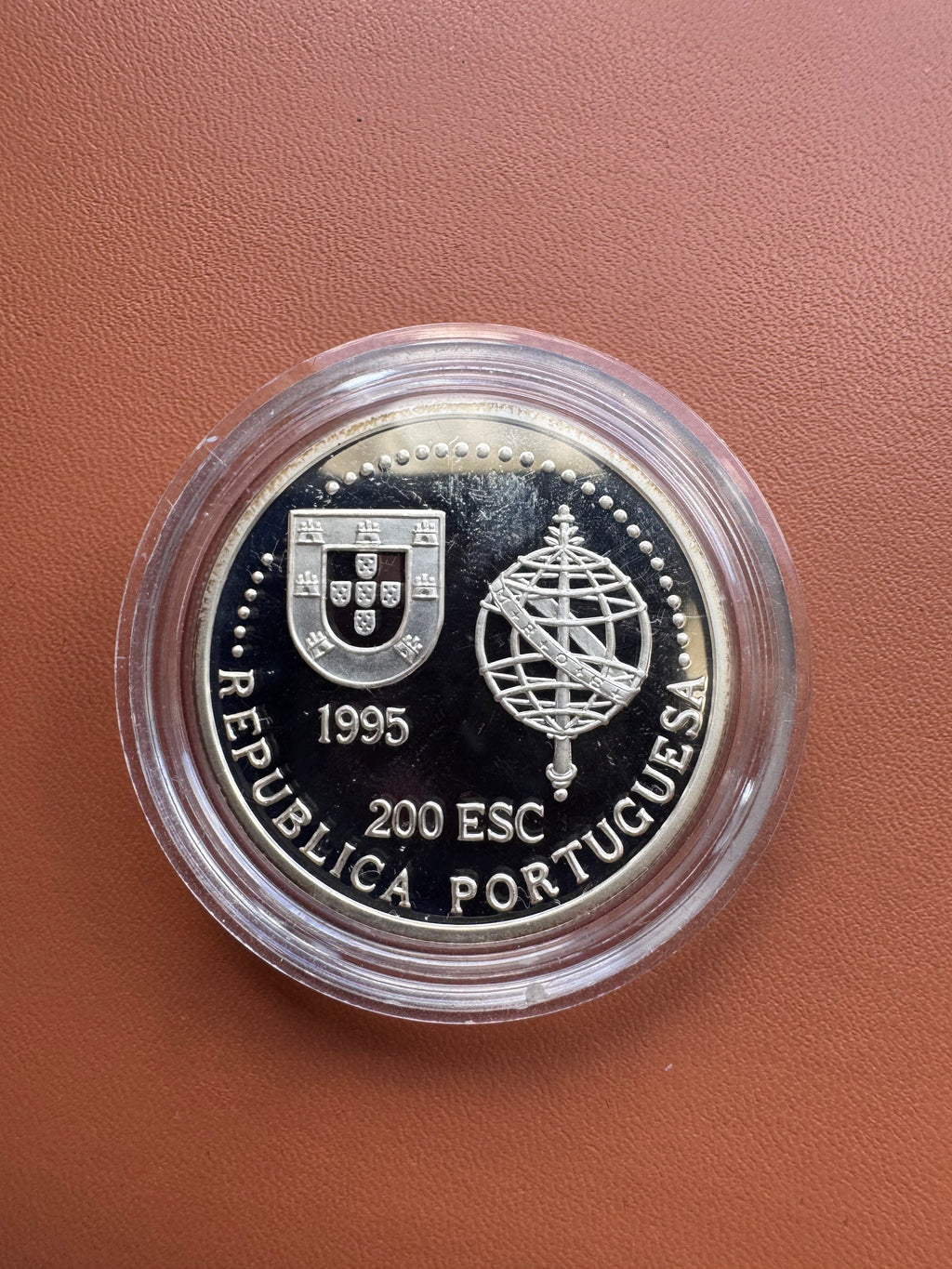 Awers – Republica Portuguesa 1995, herb Portugalii i sfera armilarni, 200 ESC