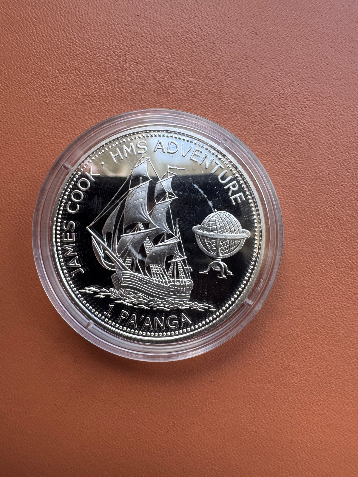 Rewers – James Cook HMS Adventure z globusem, 1 Paʻanga, 2003